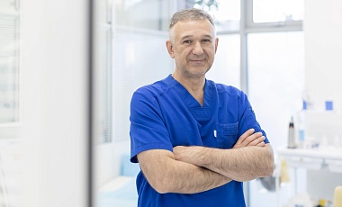������� � Dr. Severin Läuchli